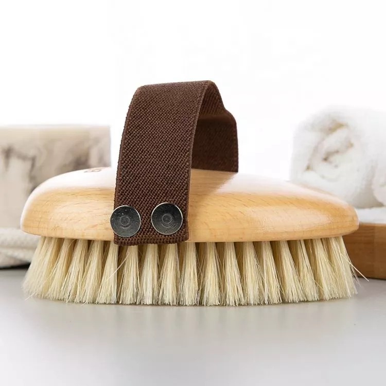 Com que frequência você deve substituir sua escova de banho
