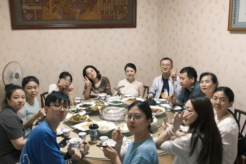 Ningbo Purly Imp. & Exp. Co., Ltd. Organiza a viagem de equipe de funcionários a Dali, aprimorando a coesão da equipe e a cultura da empresa