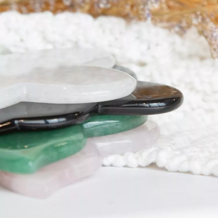 Por que os conjuntos Jade Roller Gua Sha estão se tornando essenciais para todos os cuidados com a pele